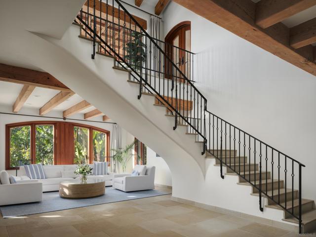 2665 Idle Hour Lane, La Jolla CA: https://media.crmls.org/mediaz/50f6e01c-f7d5-4488-975b-b9a07eb9325d.jpg
