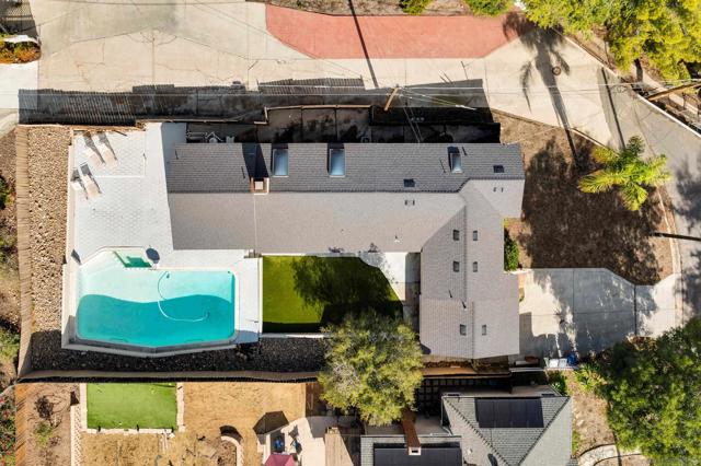 5170 Randlett Dr, La Mesa CA: https://media.crmls.org/mediaz/50f6f326-e99f-43b6-bccb-6b7a24424e23.jpg