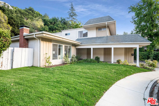 9708 Blantyre Drive photo 3
