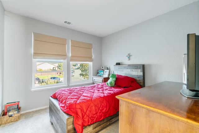 1090 Los Altos Drive, Hollister CA: https://media.crmls.org/mediaz/50f74a2d-4bc8-44bf-b688-db6caed39381.jpg