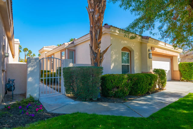 67646 S Natoma Drive, Cathedral City CA: https://media.crmls.org/mediaz/50f7c24a-b77f-4dd5-b886-fbf6d88526e7.jpg