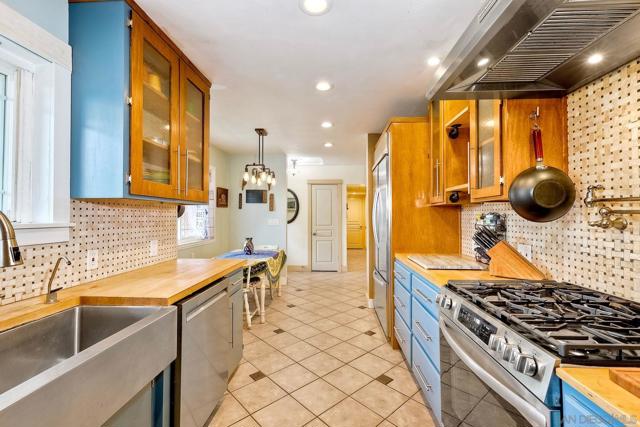 9435 Morcado Cir, La Mesa CA: https://media.crmls.org/mediaz/50f82f6c-b310-4959-bb3d-9cf970216230.jpg