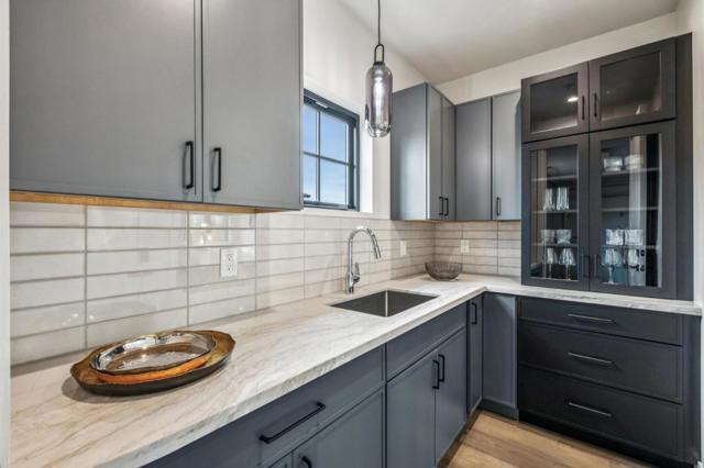 587 Creekside Court, Half Moon Bay CA: https://media.crmls.org/mediaz/50f8590d-61f1-46be-9729-bc84f894e9de.jpg