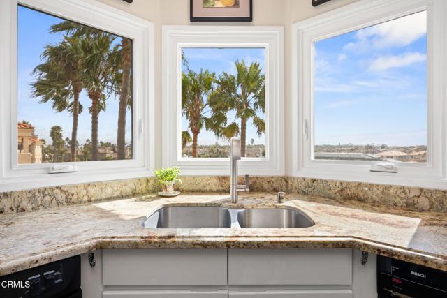 Detail Gallery Image 4 of 75 For 4252 Harbour Island Ln, Oxnard,  CA 93035 - 2 Beds | 2/1 Baths