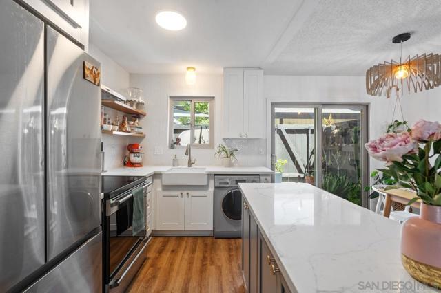 8150 Lemon Ave, La Mesa CA: https://media.crmls.org/mediaz/50f85f79-9e11-45fd-abb6-b5f5acf55a30.jpg