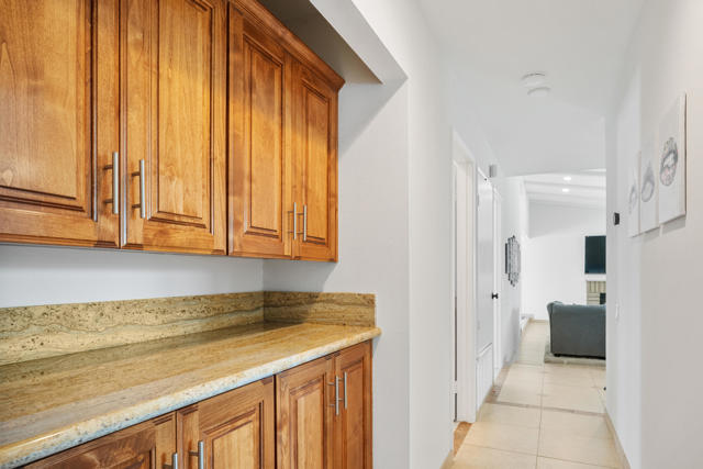 2450 Tamarisk Road, Palm Springs CA: https://media.crmls.org/mediaz/50f8b181-8744-4c75-832c-42ae643cf30d.jpg