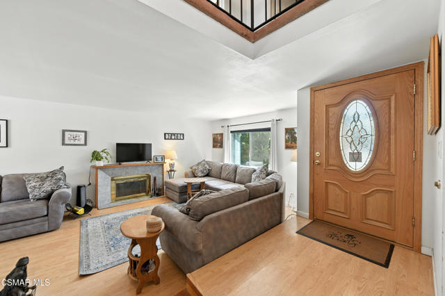 1589 N Alva Circle, Simi Valley CA: https://media.crmls.org/mediaz/50f8eece-33e8-40b6-89ce-48ca8eb25bc1.jpg