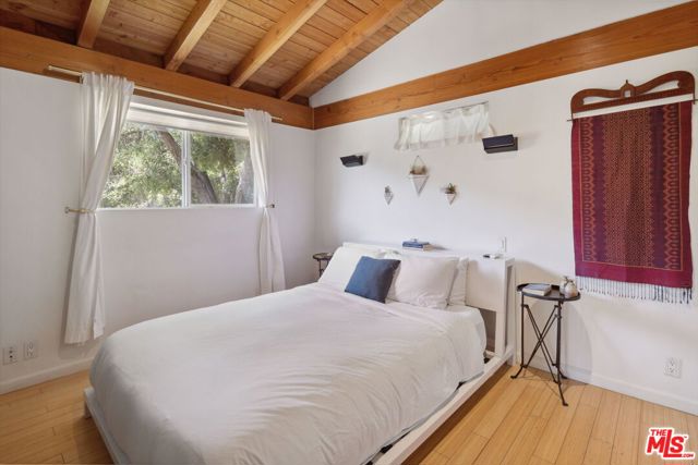 1256 N Topanga Canyon Boulevard, Topanga CA: https://media.crmls.org/mediaz/50f938dd-e39b-44af-b41f-7ae28d76afd2.jpg