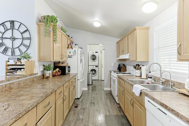 Detail Gallery Image 5 of 61 For 10767 Jamacha Bld Spc 151,  Spring Valley,  CA 91978 - 3 Beds | 2 Baths