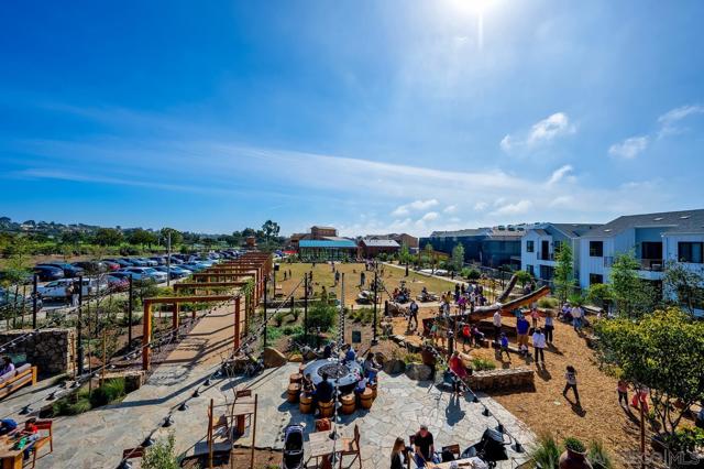 1216 Molara Ln, Encinitas CA: https://media.crmls.org/mediaz/50fac5a8-1462-4083-a683-bf8e6c0469bd.jpg