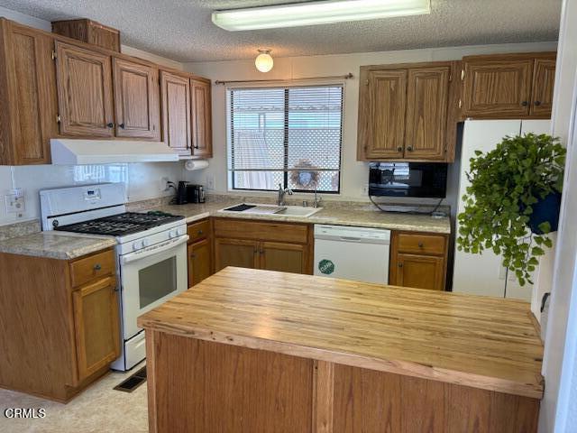384 Hadley Drive, Ventura CA: https://media.crmls.org/mediaz/50fac720-ac21-4304-838d-33754ce37262.jpg