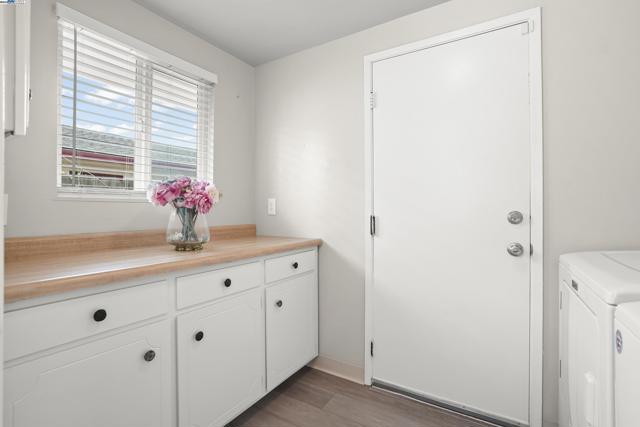 501 Amherst Ct, San Ramon CA: https://media.crmls.org/mediaz/50fb2da4-ca7a-4ac9-9b76-925b077179c9.jpg