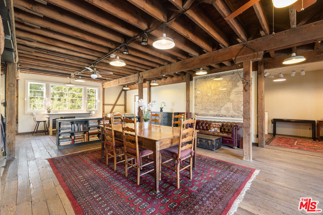 13721 W Telegraph Road, Santa Paula CA: https://media.crmls.org/mediaz/50fb8403-34b7-43e2-8e17-12f94f40b6d8.jpg