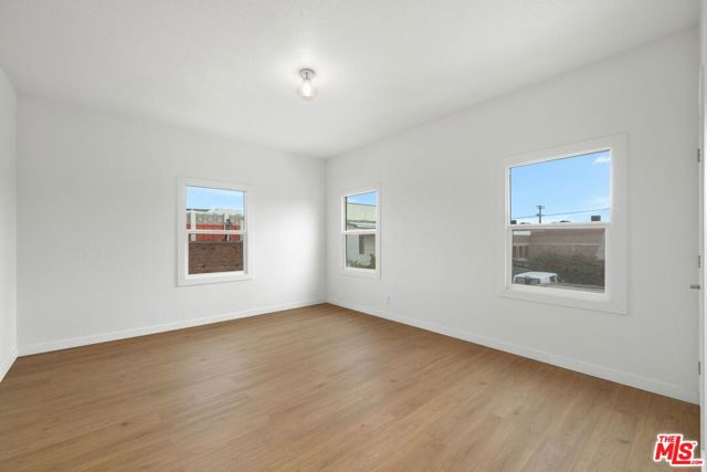 1912 7th Avenue, Los Angeles CA: https://media.crmls.org/mediaz/50fbbfa6-148a-495c-a2a2-da9b2dea3095.jpg