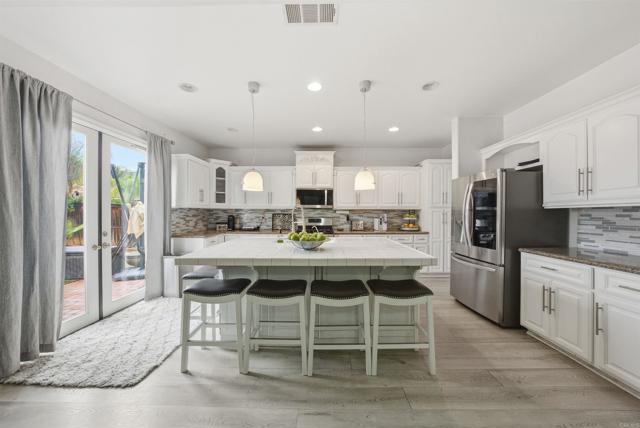 Detail Gallery Image 7 of 48 For 332 Monument Pkwy, Perris,  CA 92570 - 5 Beds | 5 Baths