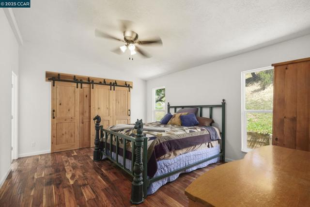 2251 Rancho Del Lago Rd, Martinez CA: https://media.crmls.org/mediaz/50fccf04-5dd3-406f-87ba-029e4829cf51.jpg