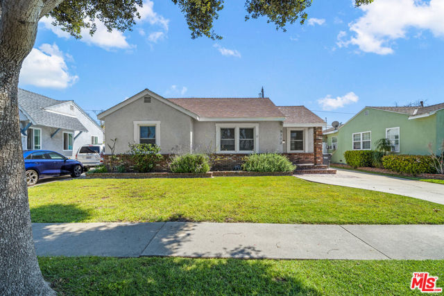 6112 Bonfair Avenue, Lakewood CA: https://media.crmls.org/mediaz/50fcd55f-6186-4075-91ed-8b809a9ae18e.jpg