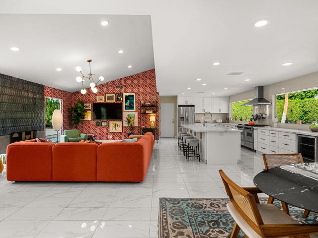 460 N Orchid Tree Lane, Palm Springs CA: https://media.crmls.org/mediaz/50fd0a81-ad6e-4152-b702-ee07fc1dd734.jpg