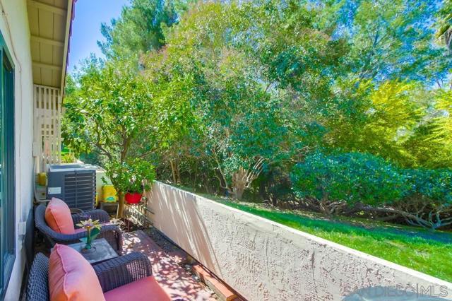 17832 Avenida Cordillera, San Diego CA: https://media.crmls.org/mediaz/50fd7f67-e8fd-4972-86d8-e6281684e2f3.jpg