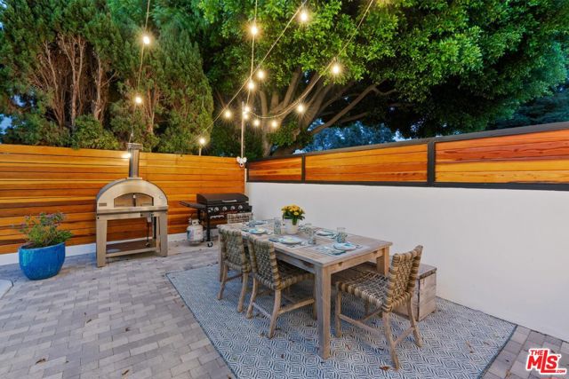 3134 Granville Avenue, Los Angeles CA: https://media.crmls.org/mediaz/50fe2dec-c4fa-480e-9645-111b1836bf8c.jpg