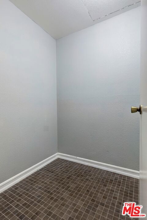2286 Goddard Avenue, Simi Valley CA: https://media.crmls.org/mediaz/50fe73f9-337d-489c-8182-c1fe7d1cacf2.jpg
