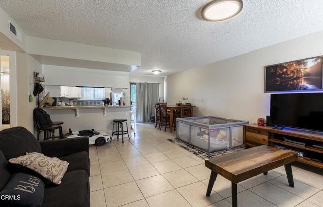 1859 Kentucky Street, Bakersfield CA: https://media.crmls.org/mediaz/50fec7ad-c5d9-4521-842c-58600546417d.jpg