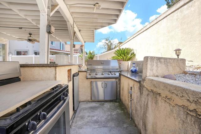778 Avenida De La Barca, Chula Vista CA: https://media.crmls.org/mediaz/50ff0d7e-90c6-47a1-8d08-879394a25f22.jpg