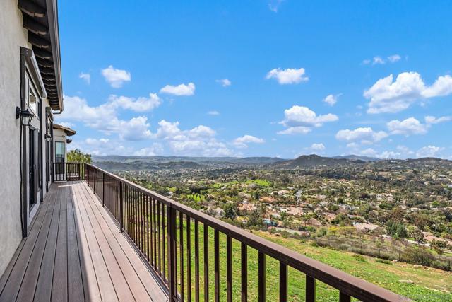 15484 Markar Rd, Poway CA: https://media.crmls.org/mediaz/51002199-4e44-4922-9ac2-b4546509899e.jpg