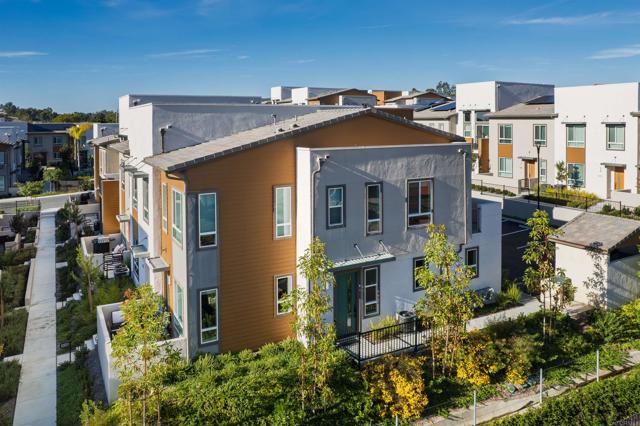 Detail Gallery Image 21 of 30 For 953 Radcliffe Trl, Vista,  CA 92081 - 2 Beds | 2 Baths