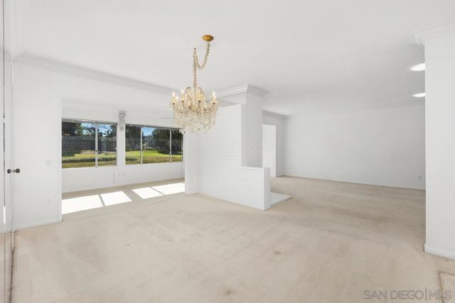 12039 Caminito Cadena, San Diego CA: https://media.crmls.org/mediaz/51009cf6-7947-4b25-b994-2bf72a482a80.jpg