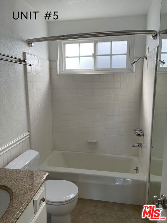 938 20th Street, Santa Monica CA: https://media.crmls.org/mediaz/5100b7e8-b064-4e02-8c7e-2b1731b4a4a0.jpg