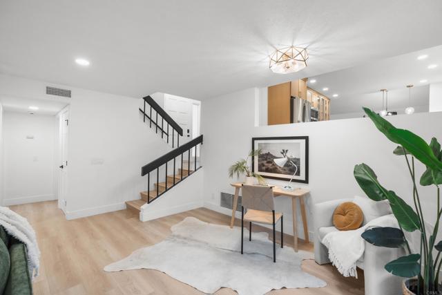 1657 FOOTHILL Drive, Vista CA: https://media.crmls.org/mediaz/5100cc40-668a-4db6-b873-922668759c2f.jpg