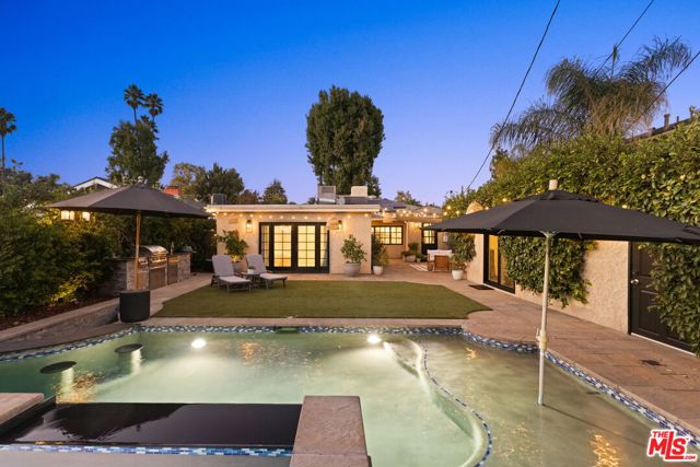 13128 Hartsook Street, Sherman Oaks CA: https://media.crmls.org/mediaz/510176a5-a6fe-4780-94c0-1beaa5df3636.jpg