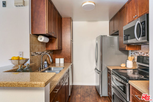 3961 Via Marisol, Los Angeles CA: https://media.crmls.org/mediaz/5101e7fc-b66e-4d65-8118-310844a9e35b.jpg