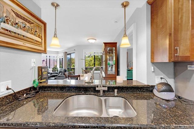 Detail Gallery Image 7 of 26 For 2916 Alanwood Ct, San Diego,  CA 91978 - 2 Beds | 2 Baths