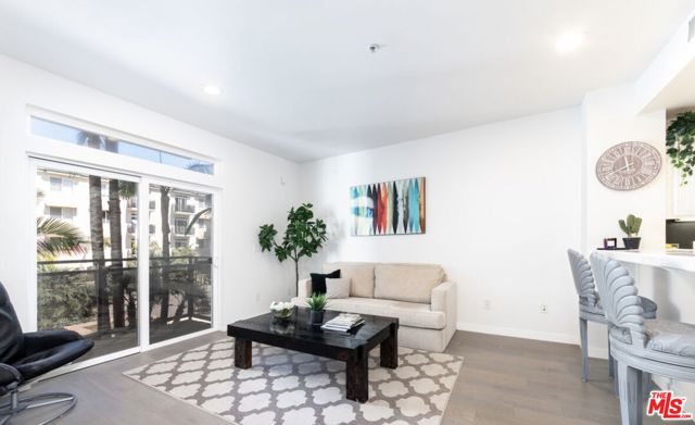 13200 Pacific, Playa Vista CA: https://media.crmls.org/mediaz/5103f25a-057d-45c8-a786-4f599e07eafe.jpg