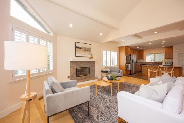 590 Miramar Drive, Half Moon Bay CA: https://media.crmls.org/mediaz/51040201-c26e-4915-8bf7-5a5fcb97b0dd.jpg