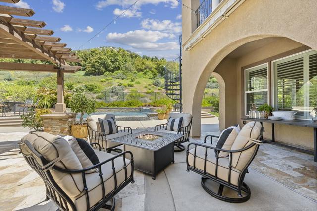 2776 Vistamonte Glen, Escondido CA: https://media.crmls.org/mediaz/5104b7ed-74f5-4f0b-add4-1fdb40b0034a.jpg