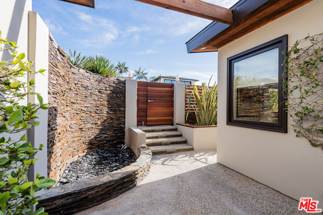 245 Tranquillo Road, Pacific Palisades CA: https://media.crmls.org/mediaz/51050639-1122-4366-95b0-92db3252b3b8.jpg