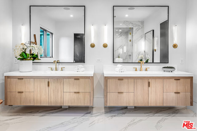 17228 Otsego Street, Encino CA: https://media.crmls.org/mediaz/51057060-5d93-4617-8dba-a3381e1292e4.jpg