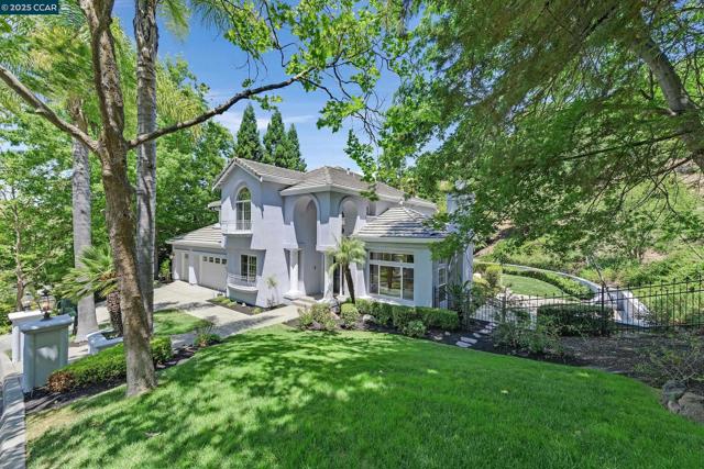 4253 Golden Oak Ct, Danville CA: https://media.crmls.org/mediaz/510620e1-9402-496b-898c-521b856a2411.jpg