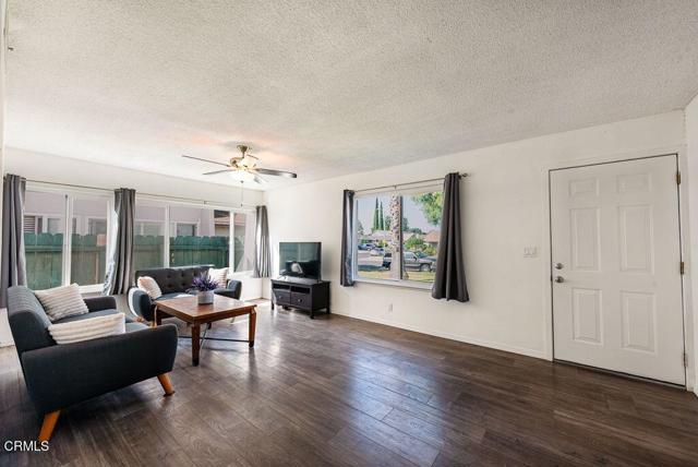 Detail Gallery Image 3 of 27 For 2250 N Goddard Ave, Simi Valley,  CA 93063 - 3 Beds | 2 Baths