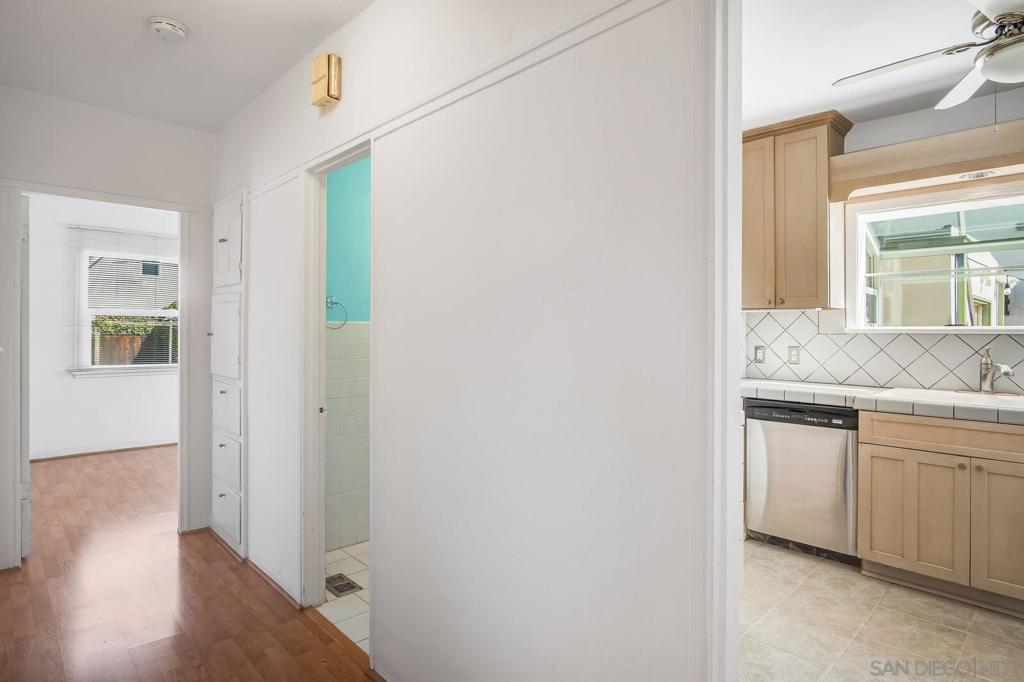 5040 Raymond Place - photo 8