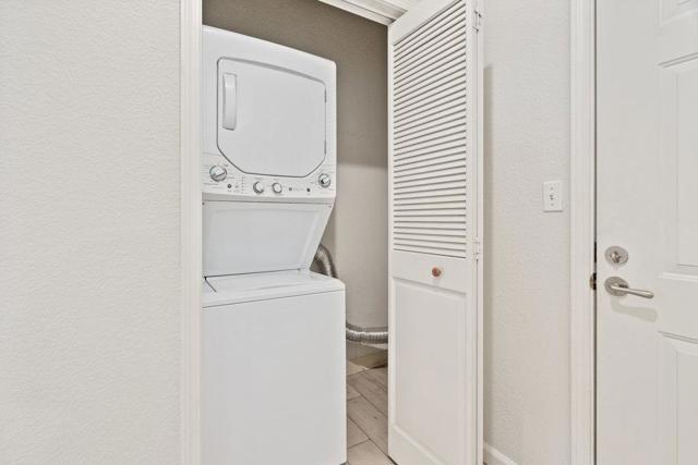 550 El Camino Real, Burlingame CA: https://media.crmls.org/mediaz/510769b8-1166-4758-ae86-e98049729b61.jpg
