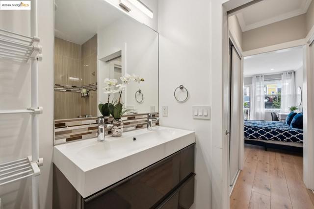 1537 Revere AVE, San Francisco CA: https://media.crmls.org/mediaz/5107ac5d-899b-4bd5-93c1-a42e6304efdc.jpg