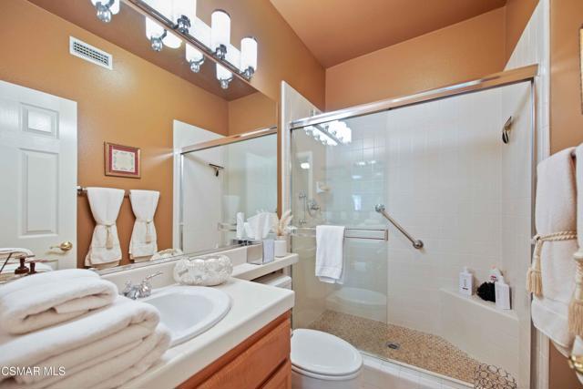 3194 Sunset Hills Boulevard, Thousand Oaks CA: https://media.crmls.org/mediaz/51080618-21c7-459b-a658-e8c1c7198531.jpg