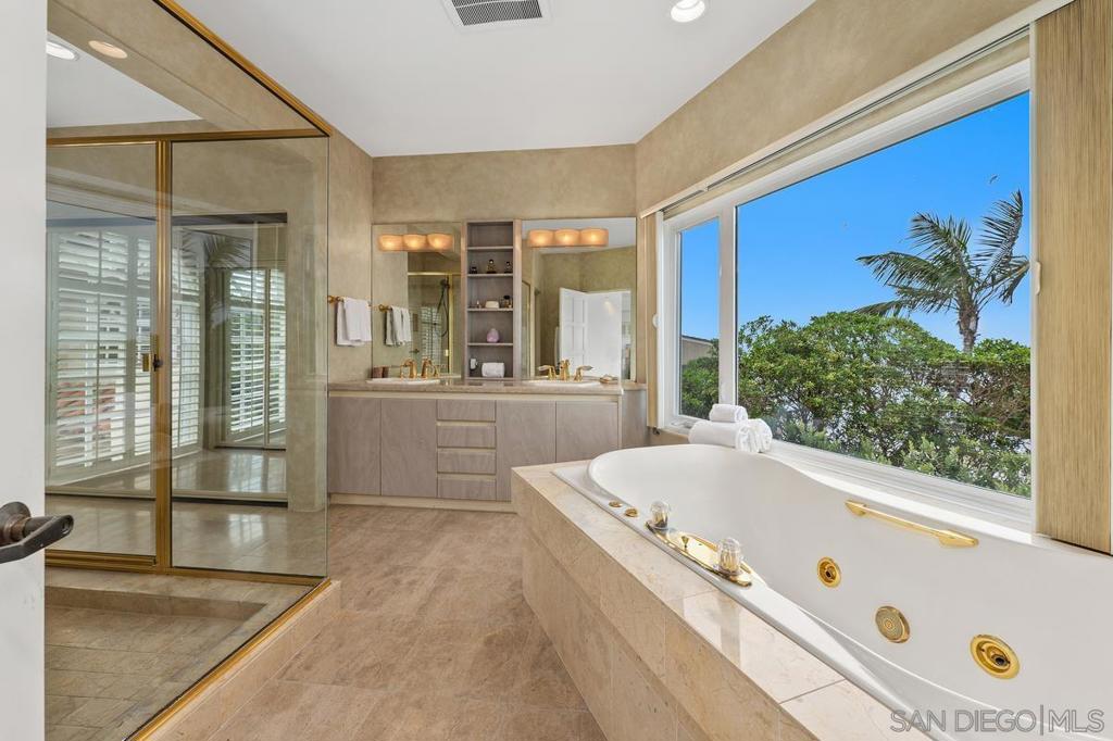 MLS #250037432SD image #29