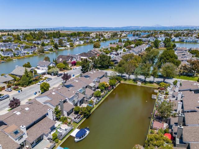 588 Marlin Court, Redwood City CA: https://media.crmls.org/mediaz/510851c3-e5a6-49dc-bfc5-178e8c242fcd.jpg