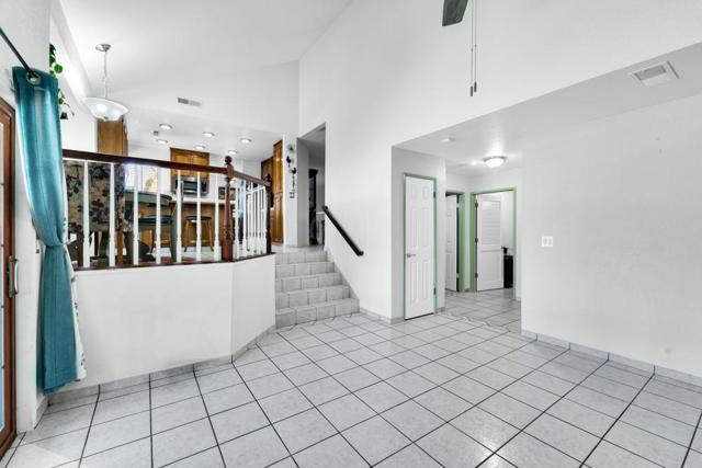 711 Kirkwood Court, Los Banos CA: https://media.crmls.org/mediaz/5109d80b-fd4e-465b-bdbf-0d15ccd55b0f.jpg
