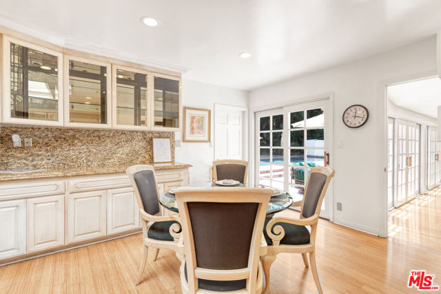 1148 COLDWATER CANYON Drive, Beverly Hills CA: https://media.crmls.org/mediaz/510ac8c9-f70d-4308-938b-3a0007134df9.jpg
